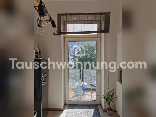 [TAUSCHWOHNUNG] 2 Zimmer + Wohnküche Altbau mit hohen Decken und Parkett