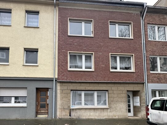 Schicke DG-Wohnung im Zentrum von Düren, 2 Zimmer, Küche, Diele, Bad