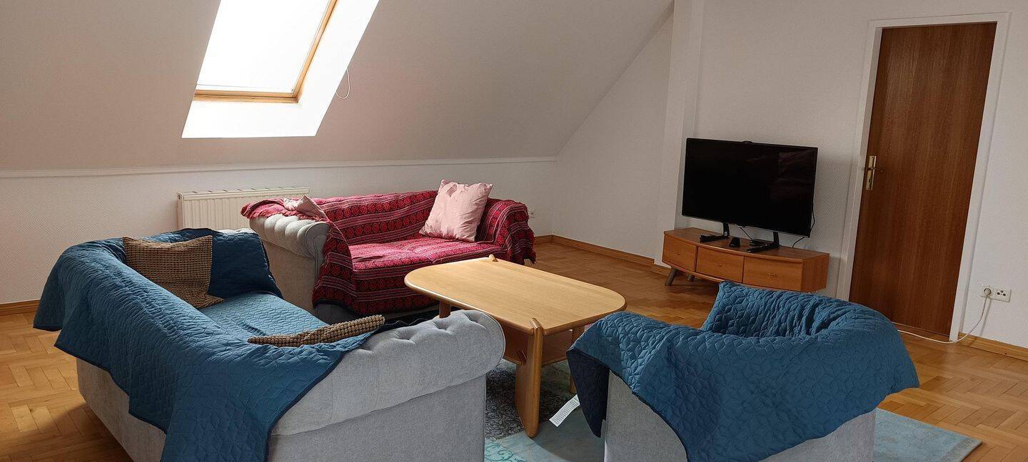 Schöne, geräumige 3 ZKB-vollmöblierte Wohnung in Berlin Zehlendorf - Photo 1
