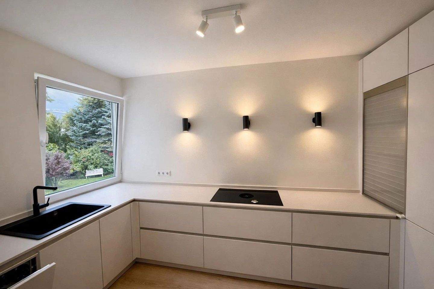 Attraktive Kapitalanlage: Luxussanierte 3-Zimmer-Wohnung mit Balkon in Eilbek