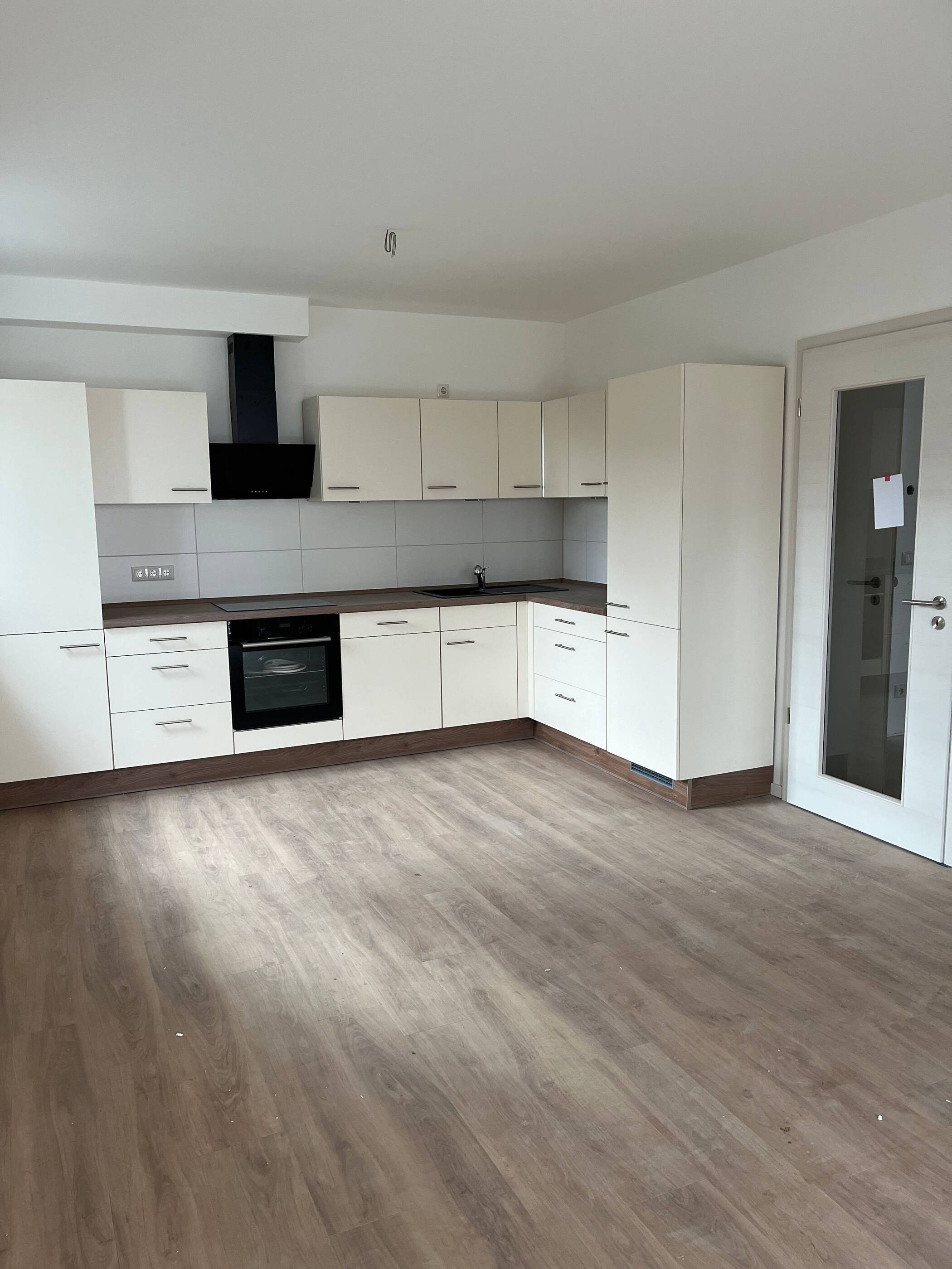 VERMIETE WOHNUNG IM 2. OG mit Balkon - Foto 1