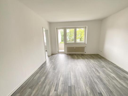 Zentrales Wohnen: Helle 2-Zimmer-Wohnung mit Balkon frei!