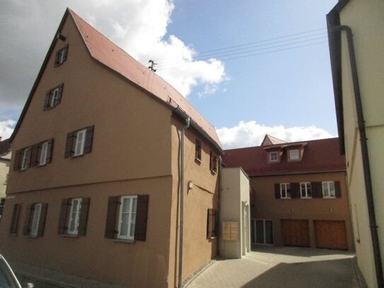 2 Zimmer Wohnung mit Einbauküche, Terrasse und Garage in der Altstadt