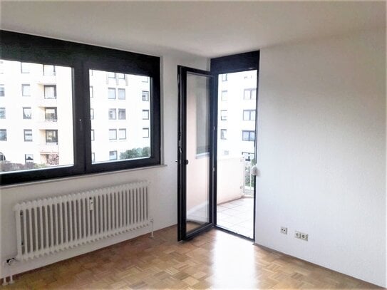 ****TOP Lage,2 Zi Wohnung mit Balkon und EBK,