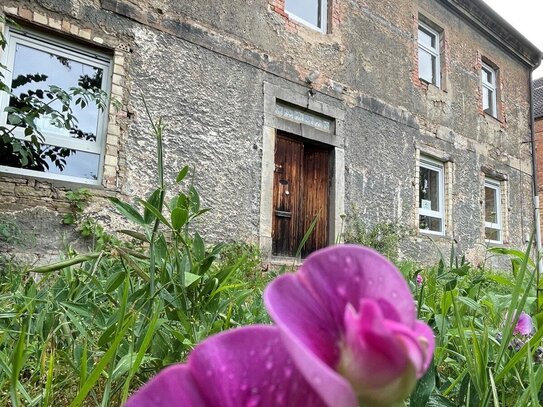 Historisches Gebäude zur Fertigstellung in Hergisdorf