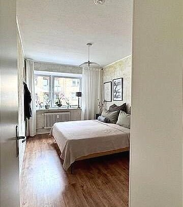 2,5 Zimmerwohnung mit Balkon / St. Georg / modern möbliert / frei ab 15.12 - 30.06.2025/ Inklusivmiete: 1.800 € / Inter…