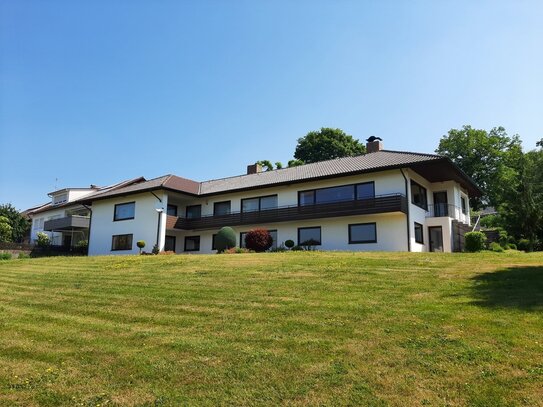 **Beste Lage in Krumbach, 342 m² Wohnfäche incl. Einliegerwohnung, 2.573 m² Grundstück**