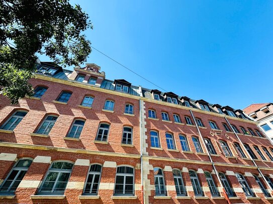 Helle 3 Zimmer Wohnung im Herzen von Fürth mit Hochwertiger Einbauküche, Balkon und Einbauschränken im Flur und im Schl…