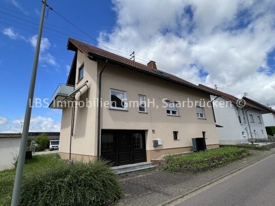 Geräumiges Zweifamilienhaus in Bietzen - umfangreich renoviert - 180 m² Wfl. - Garten - Garage