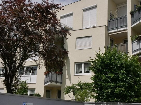 AREAS: Attraktive 4-Zi. Wohnung mit Balkon zu verkaufen