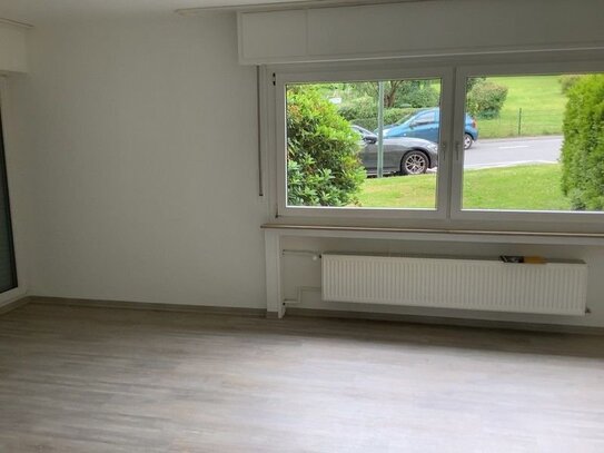 Bezugsfertig renoviert - 3-Zimmer-Wohnung mit Balkon!