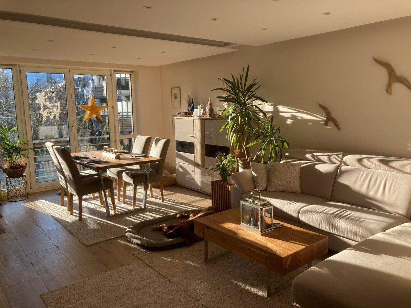 Luxuswohnung, Möbliert, Neuwertig, 3- 5% Rendite durch Vermietung!