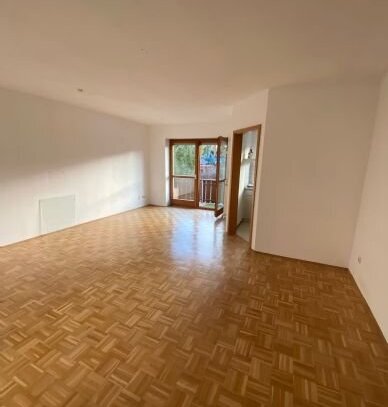 Helle 2 Zimmer Wohnung mit Süd-Balkon