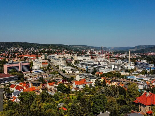 Garten mit grandiosen Blick über Jena und Bestands-Hüttchen