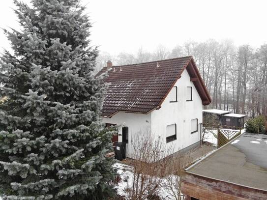 Charmantes Einfamilienhaus mit Partyschuppen - Perfekt für gesellige Abende