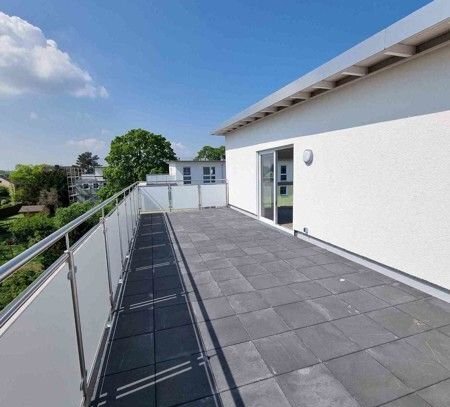 Traumhafte 4-Zimmer-Wohnung mit großer Dachterrasse.