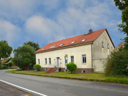 Mehrfamilienhaus mit großem Garten