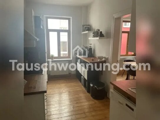 [TAUSCHWOHNUNG] Große Wohnung mit Altbaucharme, Maisonette, Sonnenbalkon