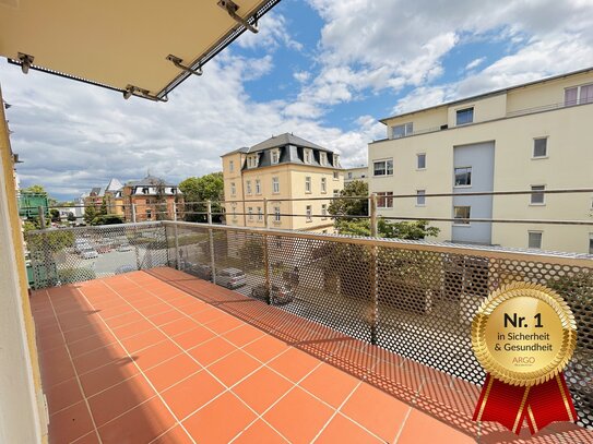 Sonniger Balkon | moderne Einbauküche | Ebenerdige Dusche