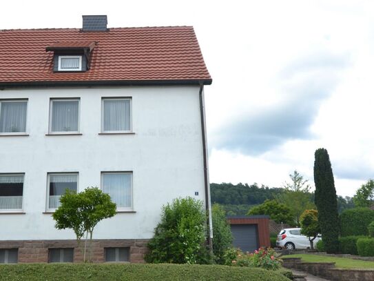 Doppelhaushälfte in Ortsrandlage von 37632 Holzen.