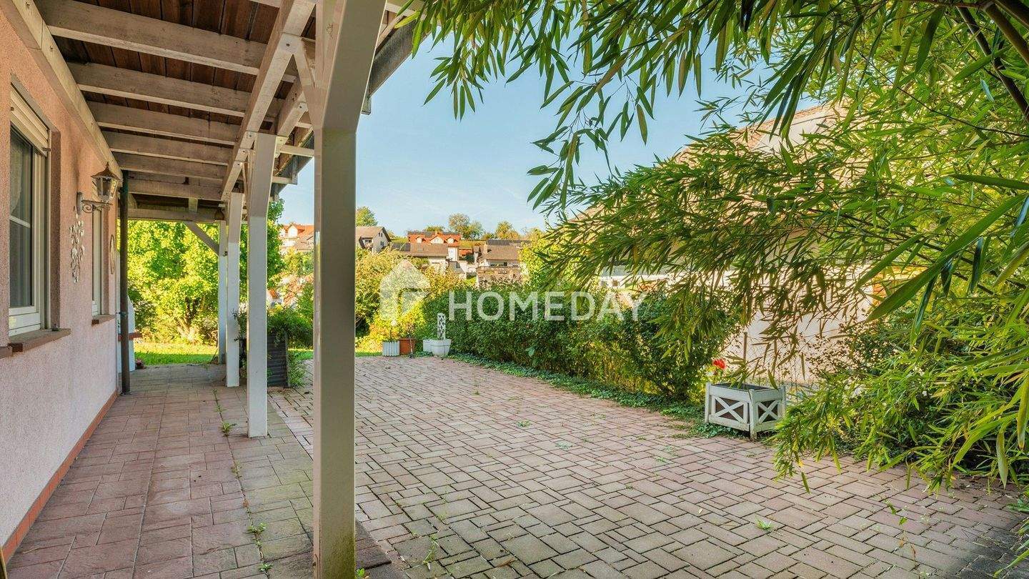 Immobilie in Hausen - Großzügiges EFH mit Einliegerwohnung, PV-Anlage und idyllischem Garten in ruhiger Lage von Hausen - Bild 0