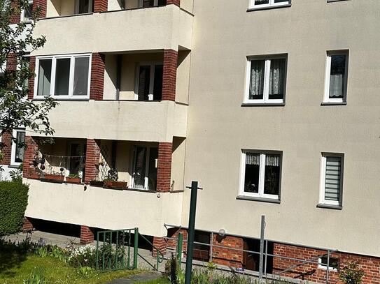 Helle 3-Raum Komfort-Wohnung mit Balkon, großer Garage und Gartennutzung