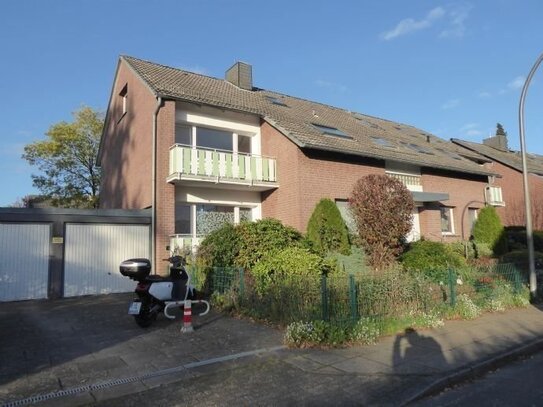 Schnucklige 1,5 Zimmer DG-Wohnung im wärmegedämmten Haus in Norderstedt Garstedt zu vermieten !!