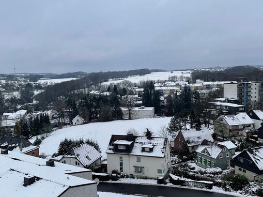 SCHÖNE helle 1,5-Zimmer-Wohnung mit Aussicht auf Burscheid