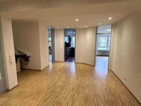 Großzügige 5-Zimmer-Wohnung mit zwei Balkonen in ruhiger Lage von München-Solln