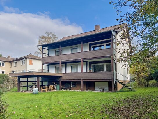 Viel Platz, große Möglichkeiten! Zweifamilienhaus mit großem Garten