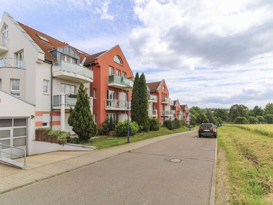 Gehoben renovierte und bezugsfreie 2- Zi.- ETW mit Balkonen und Tiefgaragenstellplatz in Frankenberg