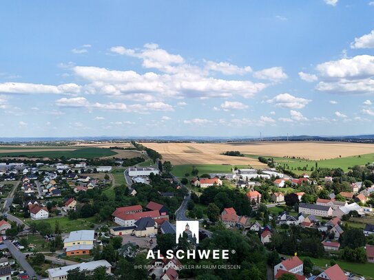 ***Exklusiv***Baugrundstück in zweiter Reihe!