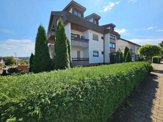 Attraktive 125m² Hochparterre-Wohnung mit großer Terrasse, Garage und 2 PKW Stellplätzen