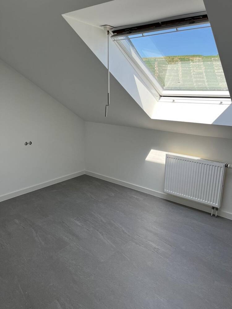                                                               renovierte 3 Zimmer Wohnung mit Weinberg Blick                                                       in Kirchheim (Würzburg)