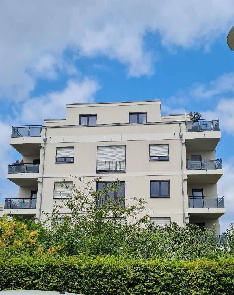 3 + 2 halbe Zimmer, EBK, 2 Bäder, Parkett und ein schöner Balkon - Photo 1