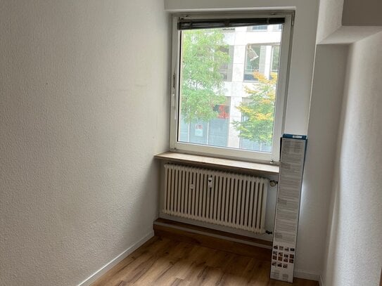 1 Zimmer Wohnung mit separater Küche und Balkon