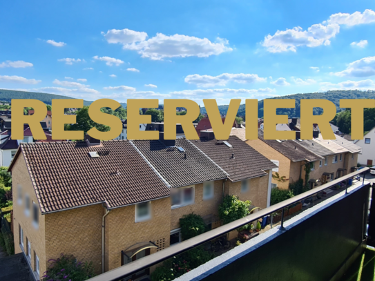 Stilvoll Wohnen in zentraler Lage: Helle 2-Zimmer-Wohnung mit renoviertem Bad und Balkon!