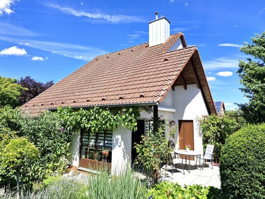 Sie suchen das Besondere: Pfiffiges Architektenhaus mit traumhaft schönem Garten in herrlich ruhiger Wohnlage von Hemho…