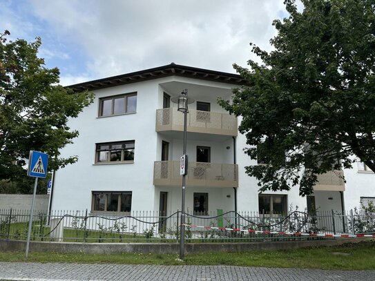 Neubau, 3-Zimmer-Wohnung mit 150 m² Garten, Aufzug, TiGa,