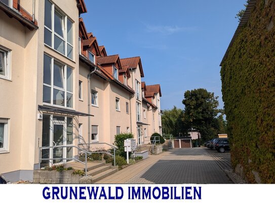 Bezugsfreie 2-Raum-Wohnung mit Balkon und Stellplatz.