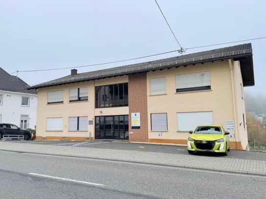 Großzügige Gewerberäumlichkeiten Büro- oder Praxisräume sehr guter Lage von Westerburg