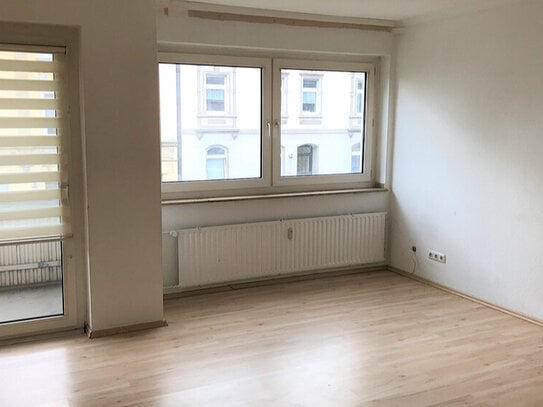 Schöne, helle 3 Zimmer Wohnung mit Balkon