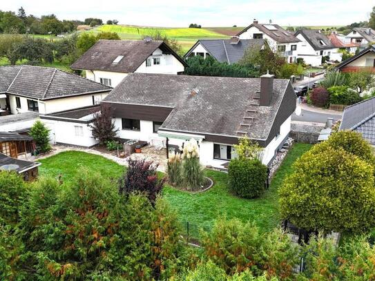 Charmanter Bungalow in Feldrandlage - Treppensteigen ade!