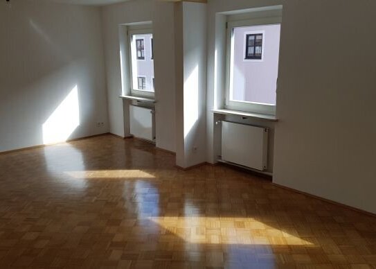 Helle 4-Zimmer-Wohnung in der Altstadt, top-saniert, provisionsfrei