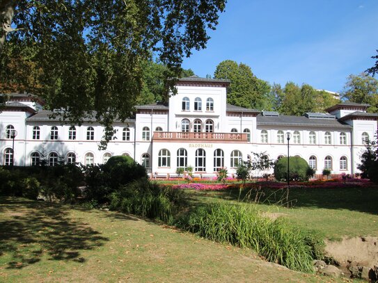 BAD SODEN - NAHE KURPARK: FREISTEHENDES EINFMILIENHAUS MIT 180 QM WOHNFLÄCHE AUF 500 QM TRAUMGRD.