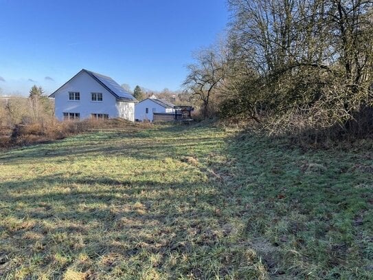 exklusives erschlossenes Baugrundstück in begehrter Lage für Doppelhälfte in Emskirchen