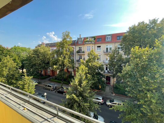 Erstbezug n. Sanierung, 2-Zimmer-Wohnung m. gr. Loggia