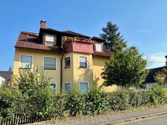 Attraktive 3-Zi-Wohnung mit Einbauküche und Balkon in Fürth (Unterfürberg/ Hardhöhe)