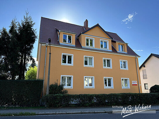 Renovierte 2-Raumwohnung mit großem Balkon