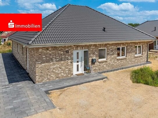 Verkauf nur im Bieterverfahren ! Neubau... aber kein Baustress! Bungalow in beliebter Wohnlage von Raa-Besenbek!